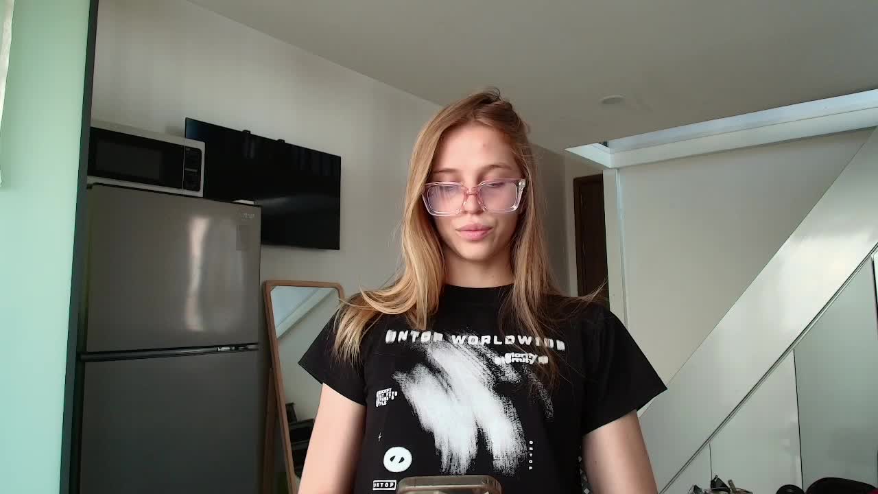 Littlemolly1 Adult Chat August 19, 2025