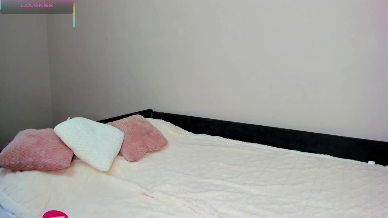 Sakura- Adult Chat August 20, 2025