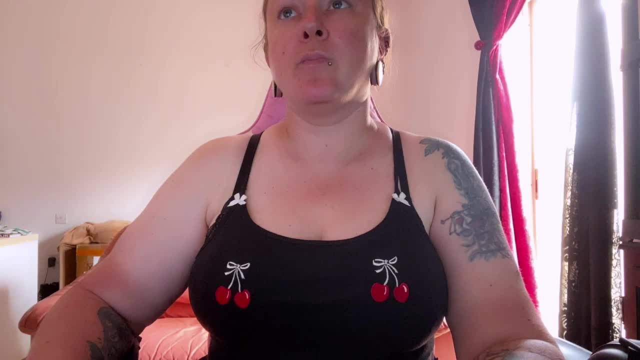 NylonQueen Adult Chat August 19, 2025