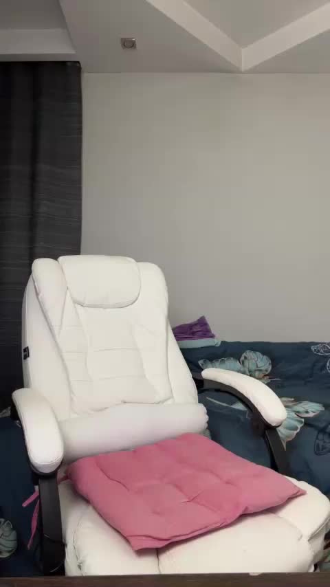 Eva-Bella Adult Chat August 20, 2025