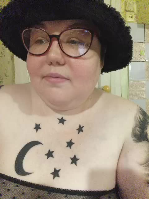 Svetlanka86 Adult Chat August 19, 2025