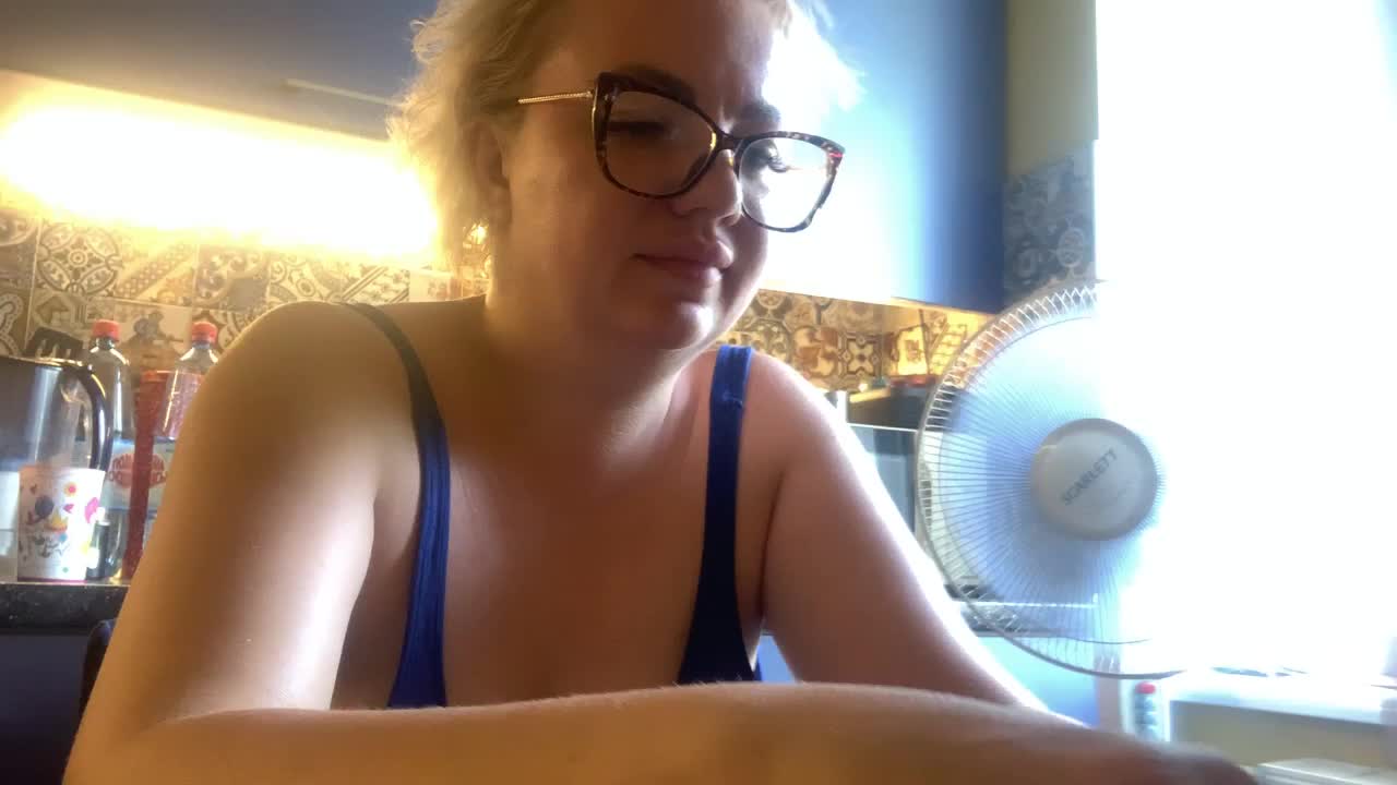 Oksana494 Adult Chat August 19, 2025