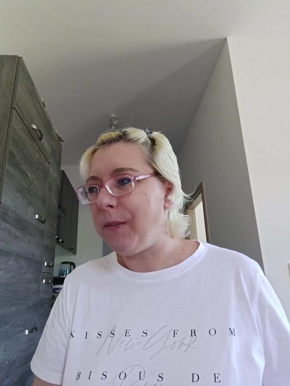 Vika211 Adult Chat August 20, 2025