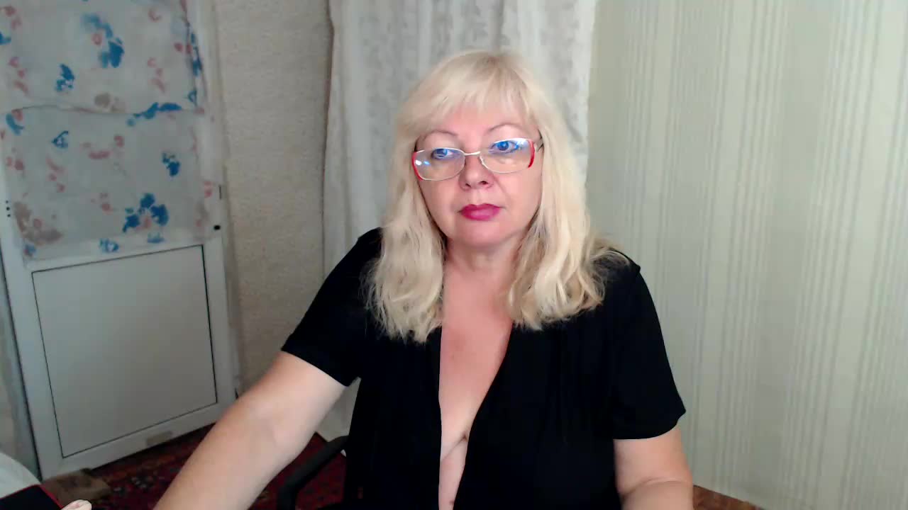 EvelynLoveShy Adult Chat August 20, 2025