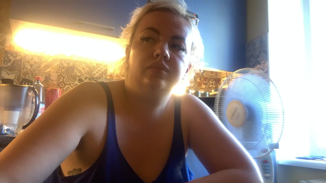 Oksana494 Adult Chat August 19, 2025