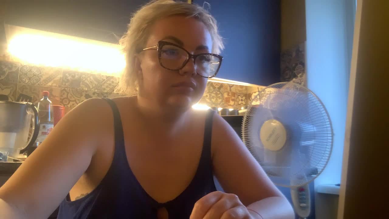 Oksana494 Adult Chat August 20, 2025