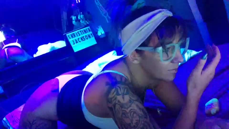 kikilovespartylights Adult Chat August 20, 2025