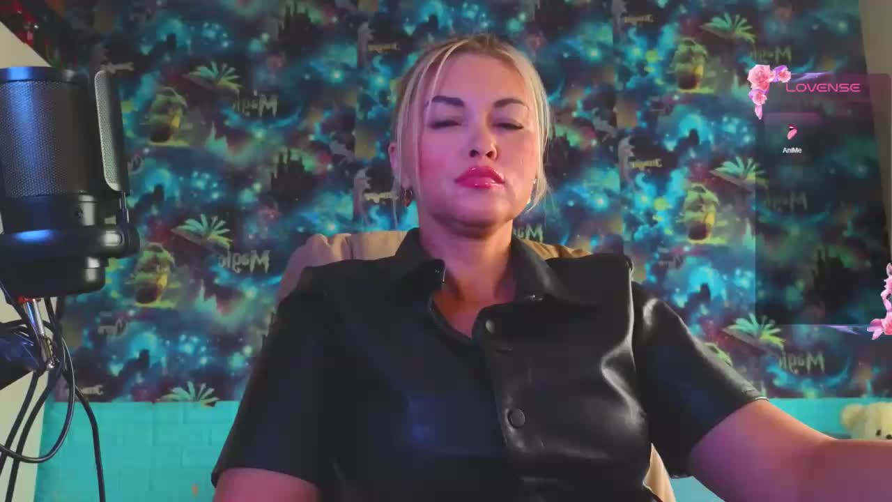 Mistress-Gwen Adult Chat August 20, 2025