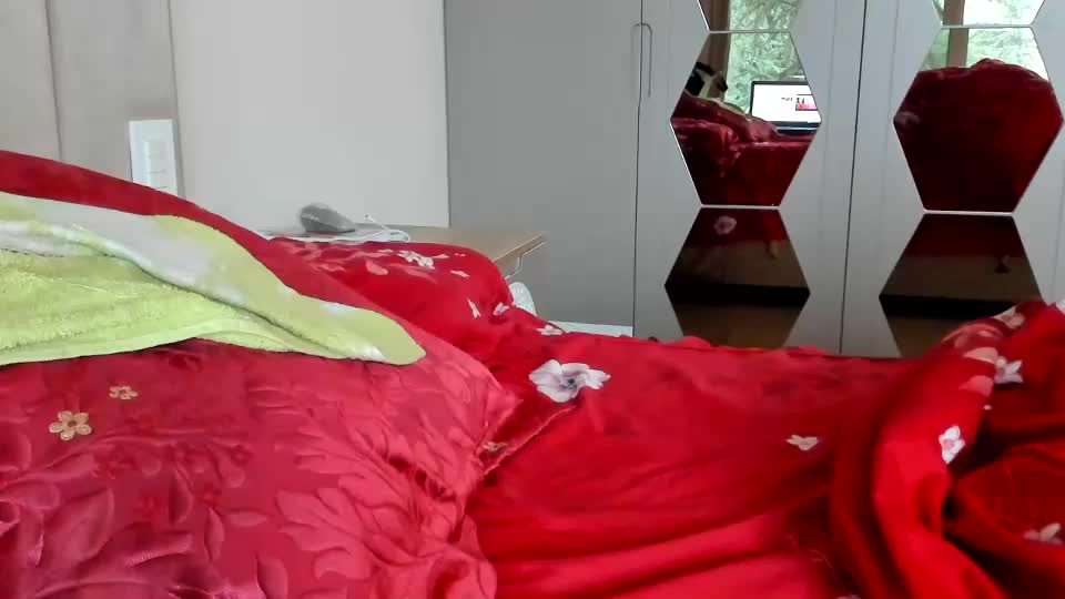 00ingrid00 Adult Chat August 20, 2025