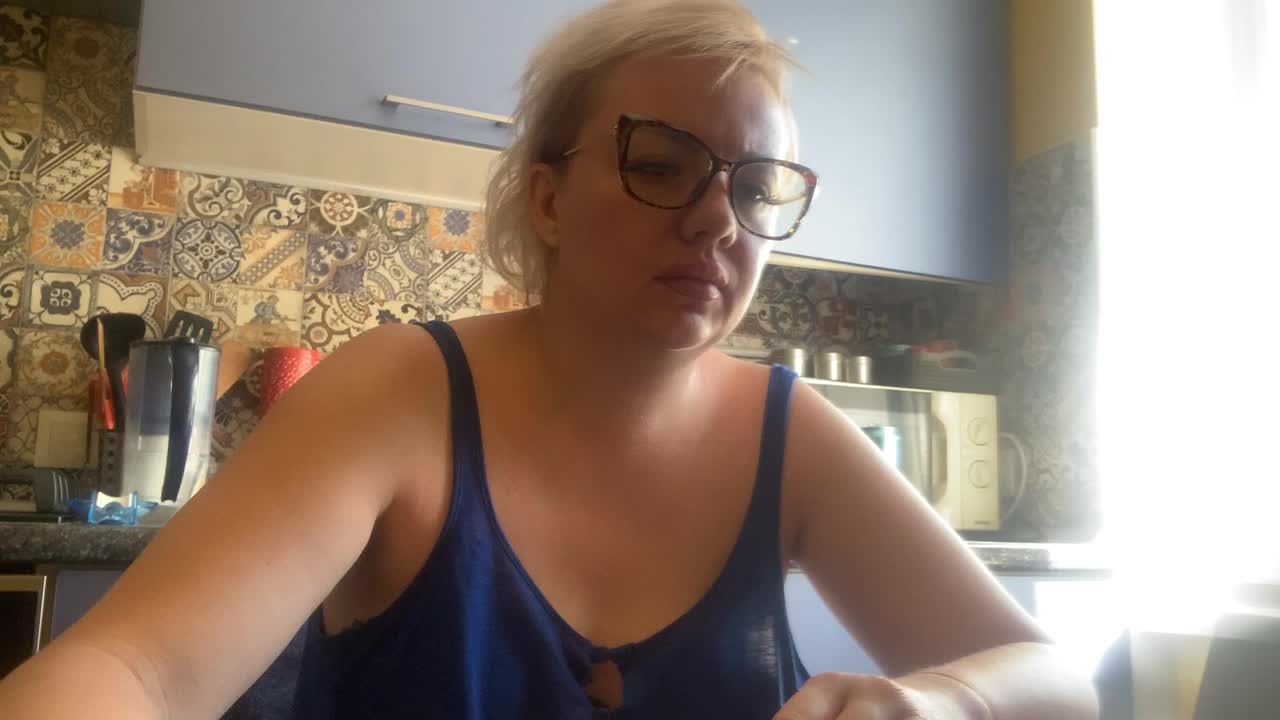 Oksana494 Adult Chat August 20, 2025