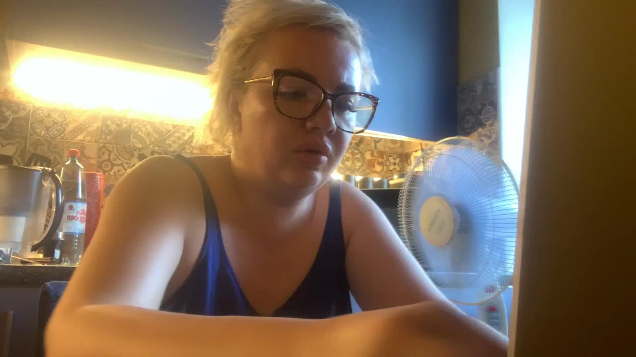 Oksana494 Adult Chat August 20, 2025