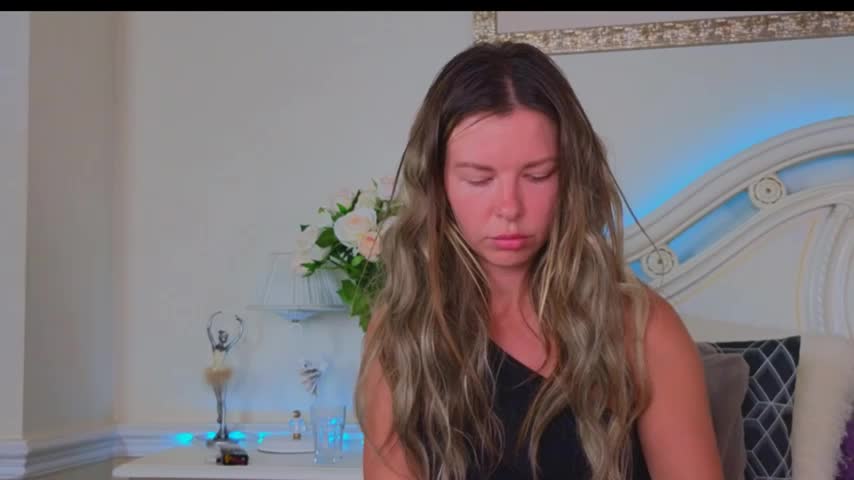 Real_Tini Adult Chat August 20, 2025