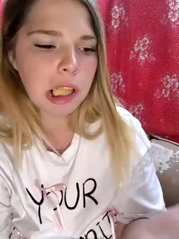 Zuli_Kiska Adult Chat August 20, 2025