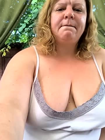 jusichka Adult Chat August 20, 2025