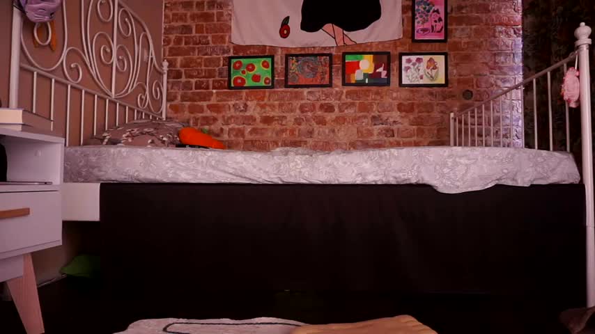 Evelively Adult Chat August 20, 2025