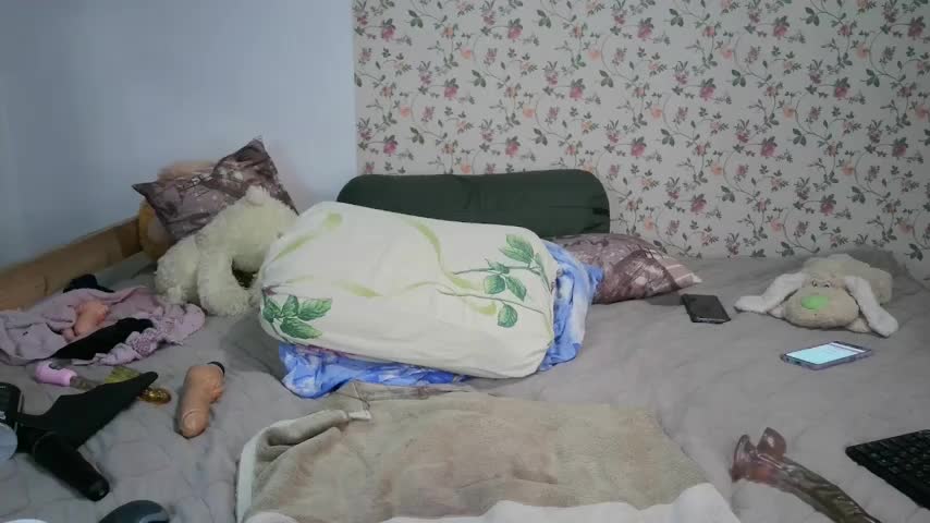 BlueHOT-MILf Adult Chat August 20, 2025