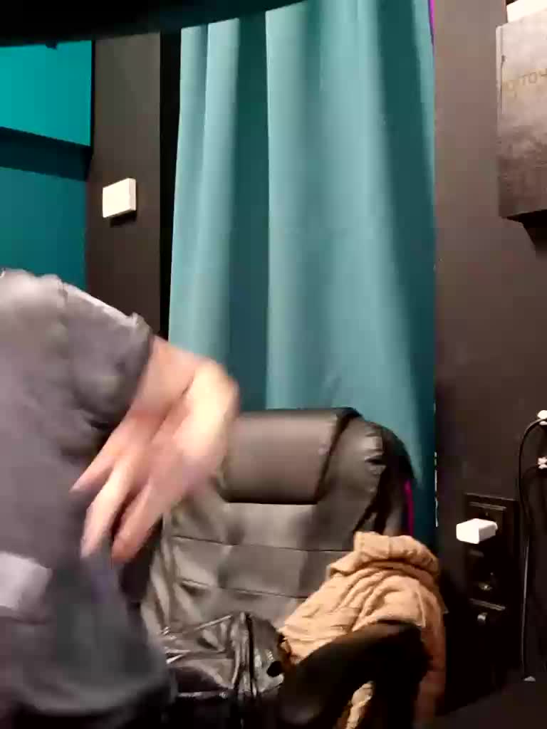 Redfoxlikefiree Adult Chat August 20, 2025