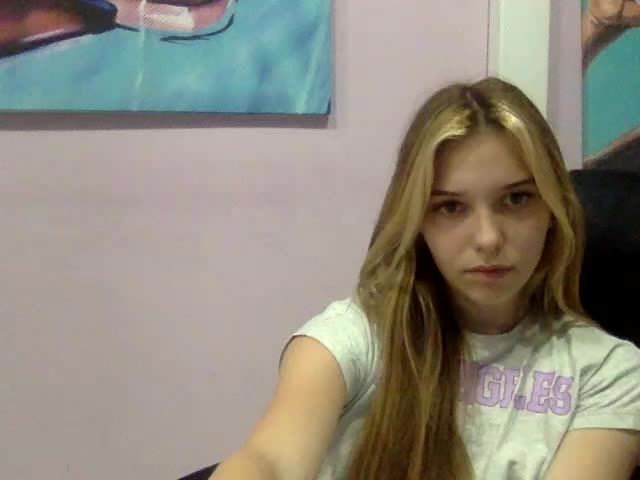 Vikky77 Adult Chat August 20, 2025