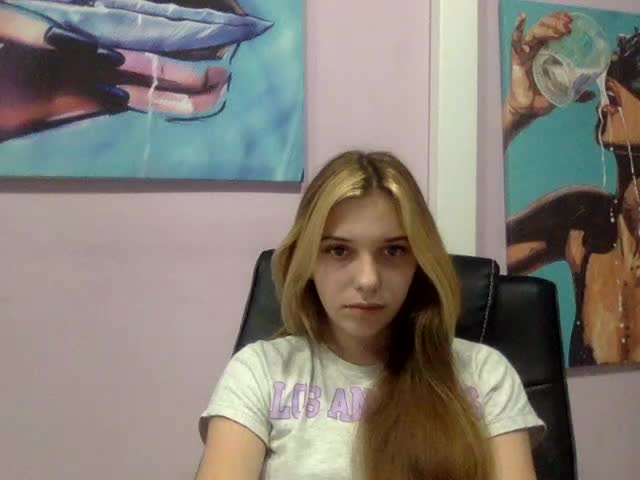 Vikky77 Adult Chat August 20, 2025