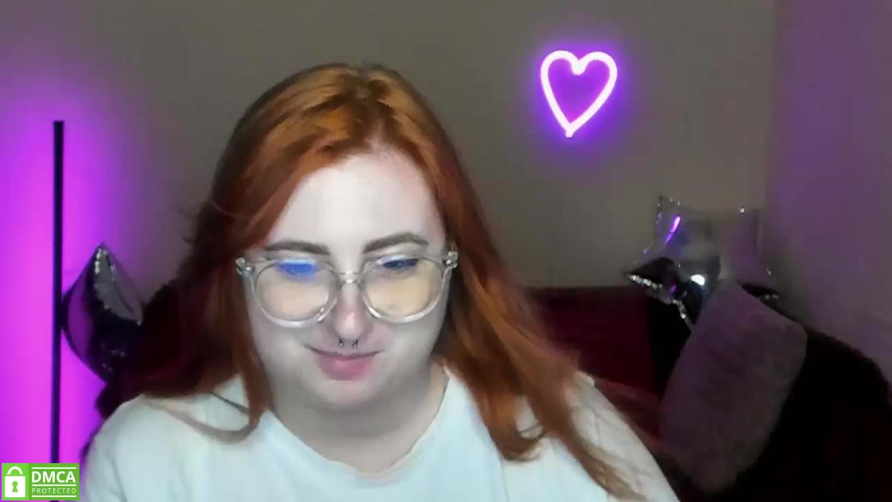 Aliciaredluv Adult Chat August 21, 2025