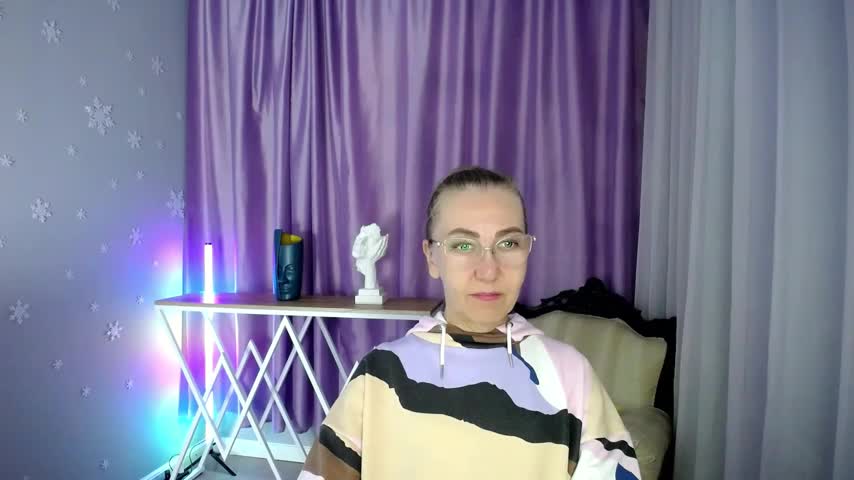 queen_a_n_i Adult Chat August 21, 2025