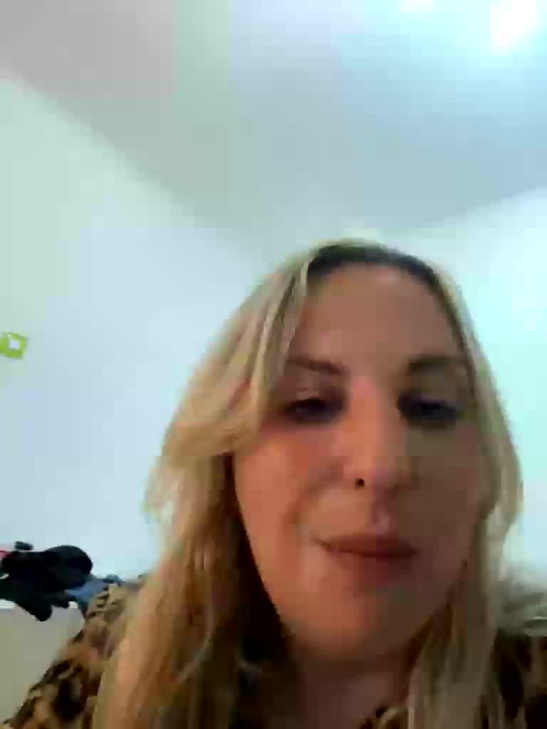 Roksi-8 Adult Chat August 21, 2025