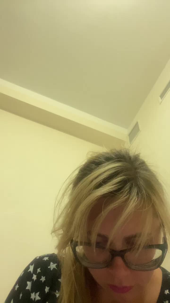 Elegant00Girl Adult Chat August 21, 2025