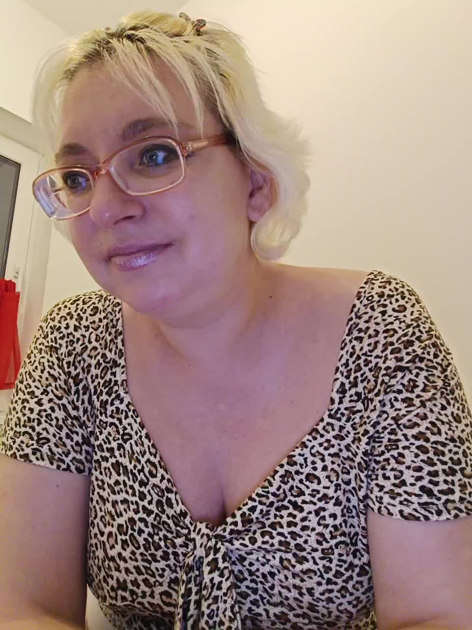 Vika211 Adult Chat August 21, 2025