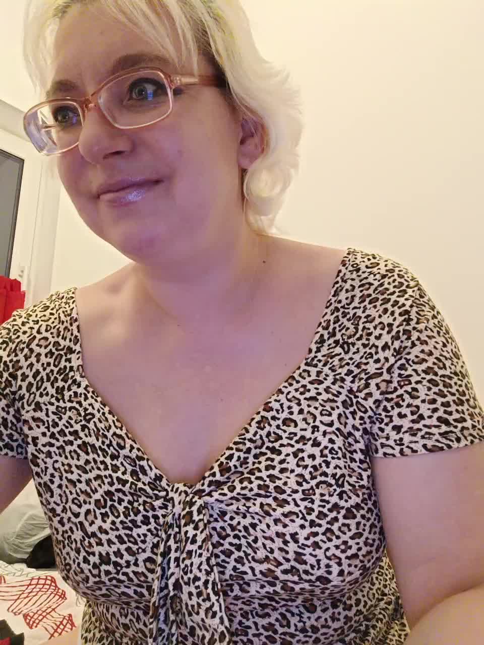 Vika211 Adult Chat August 21, 2025