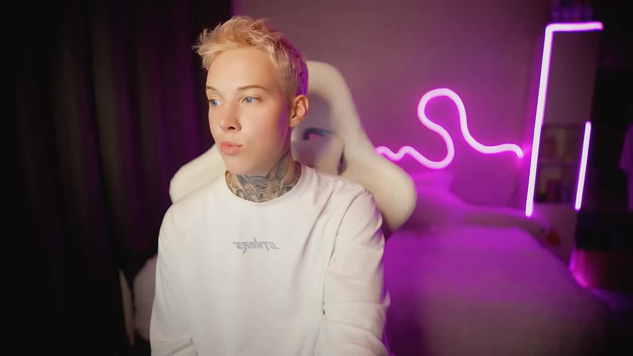 tezes Adult Chat August 20, 2025