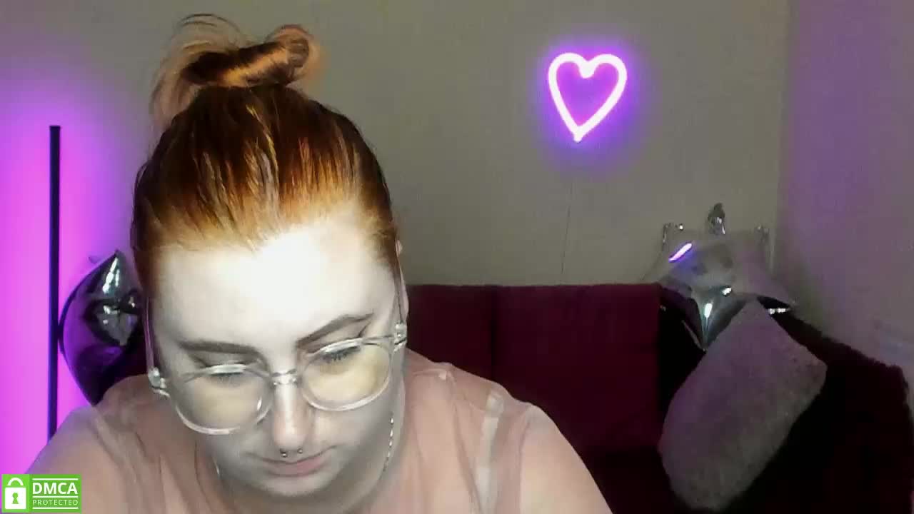Aliciaredluv Adult Chat August 21, 2025