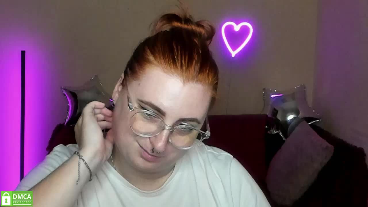 Aliciaredluv Adult Chat August 21, 2025