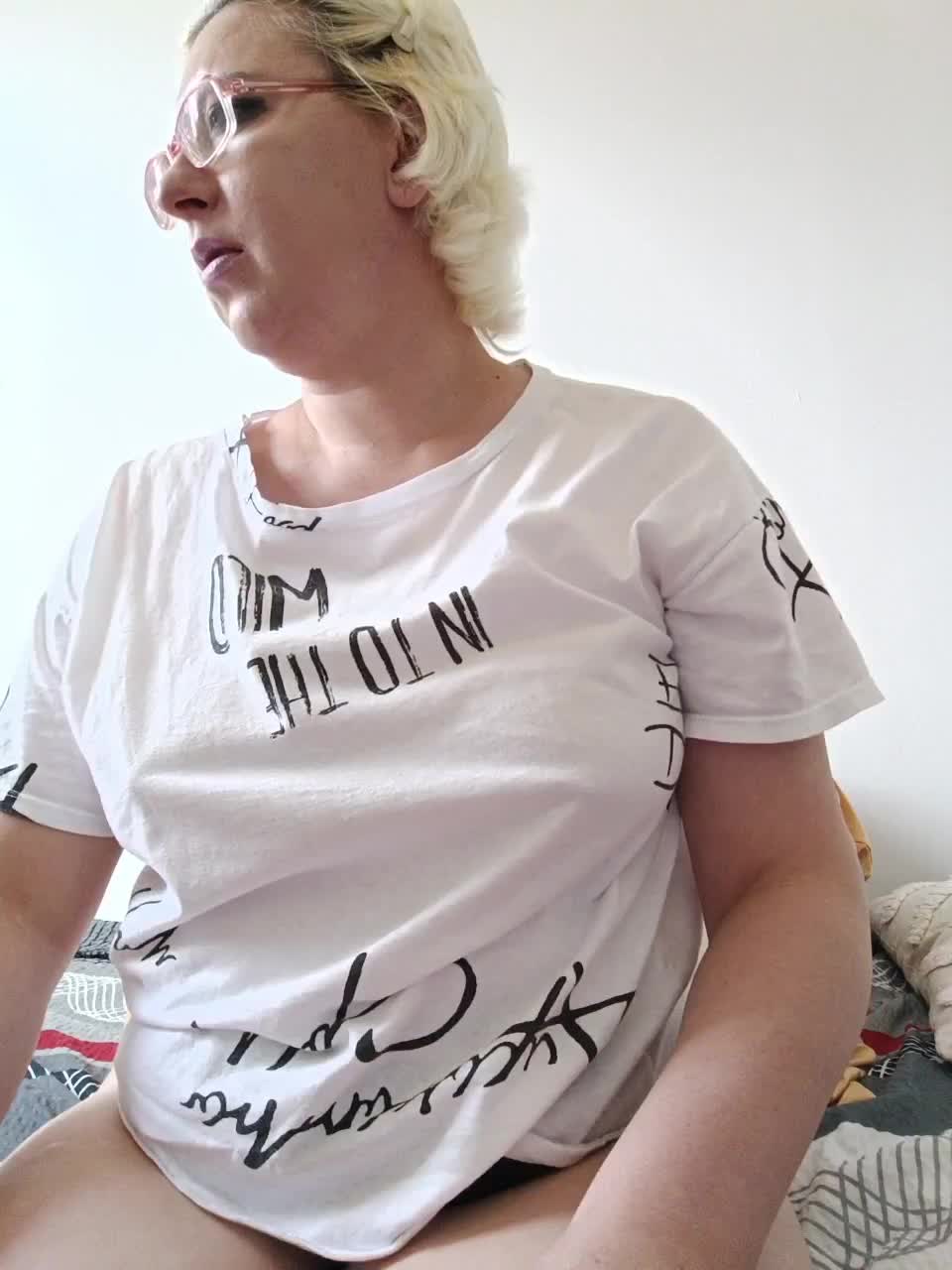 Vika211 Adult Chat August 21, 2025