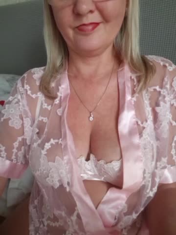 SexiestJess45 Adult Chat August 21, 2025