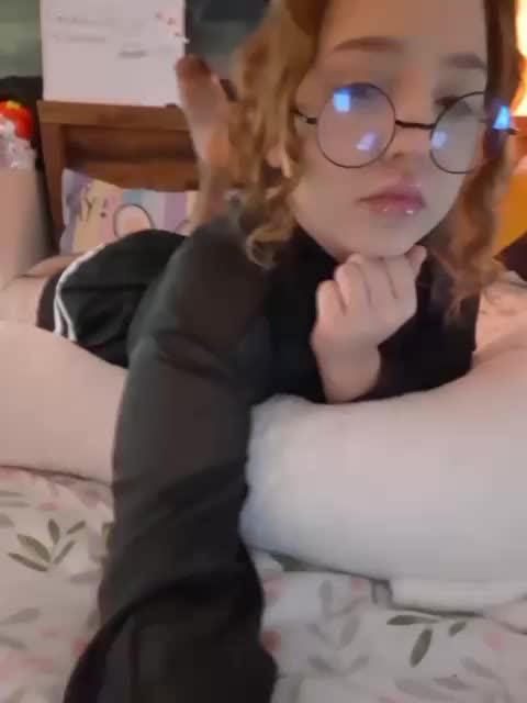 LittleDelora Adult Chat August 21, 2025