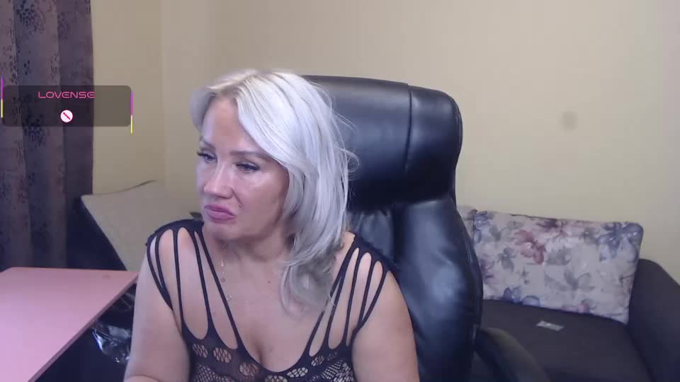 candy_hellenx Adult Chat August 22, 2025
