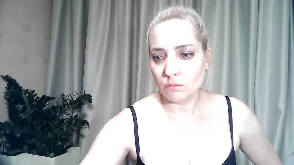 mariska-kiska Adult Chat August 22, 2025