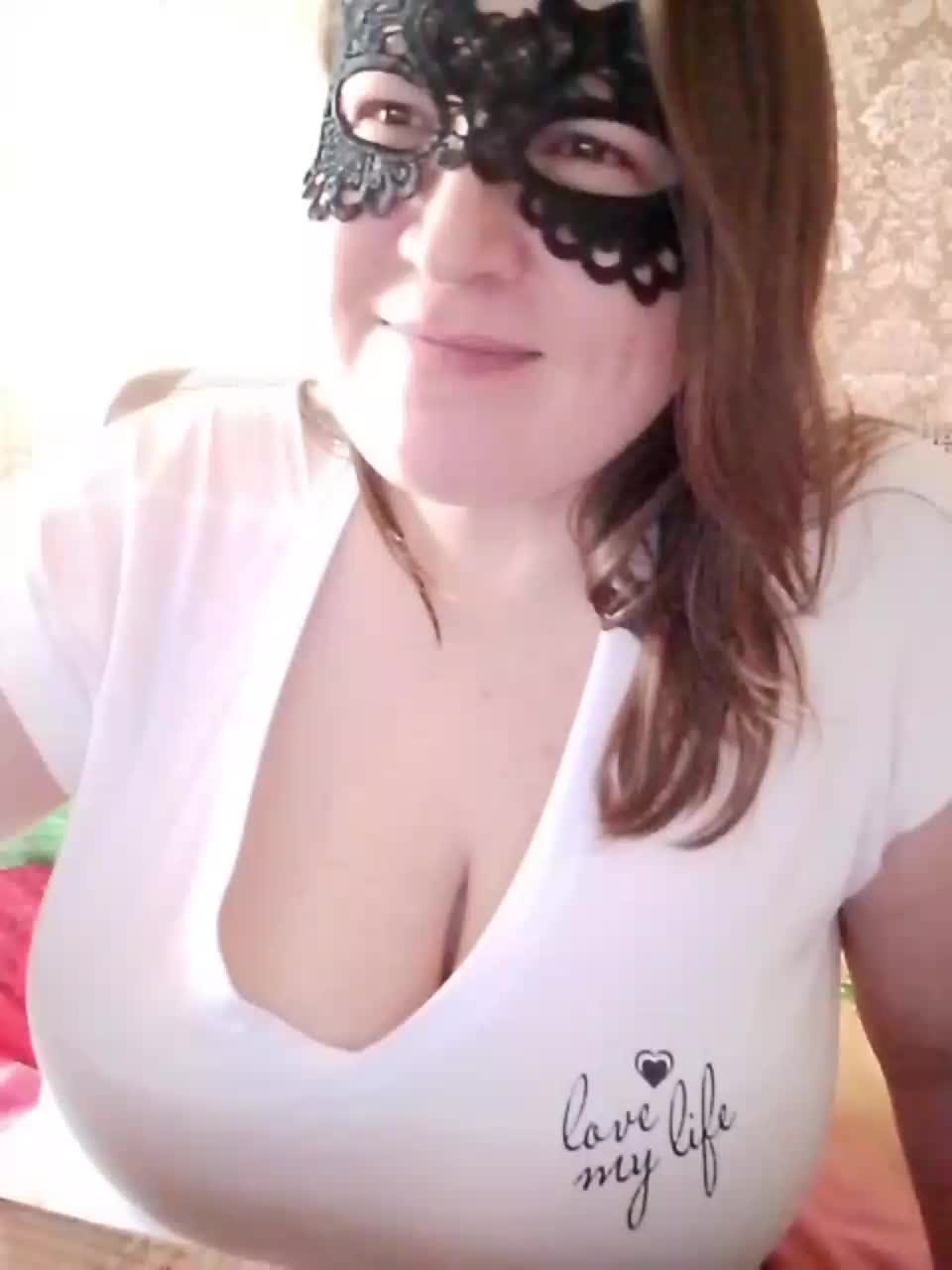 Nastasi_sensual Adult Chat August 22, 2025