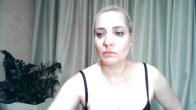 mariska-kiska Adult Chat August 22, 2025