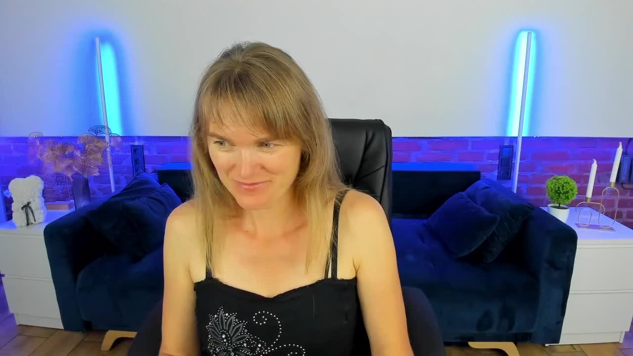 Annabel-xxx Adult Chat August 22, 2025