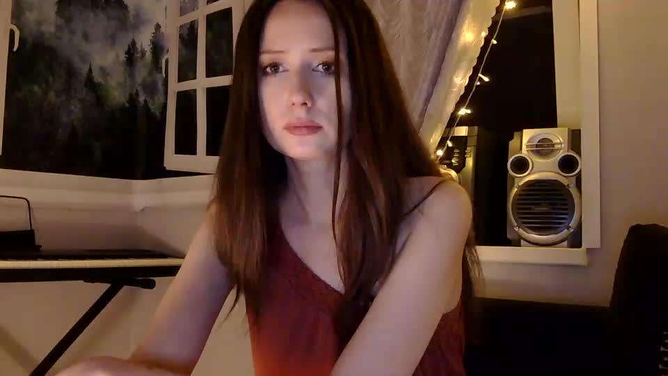 Ellie_13 Adult Chat August 21, 2025