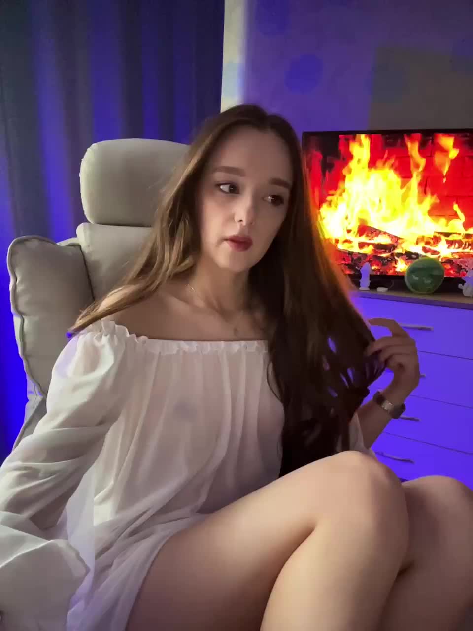 YMNICHKA Adult Chat August 22, 2025