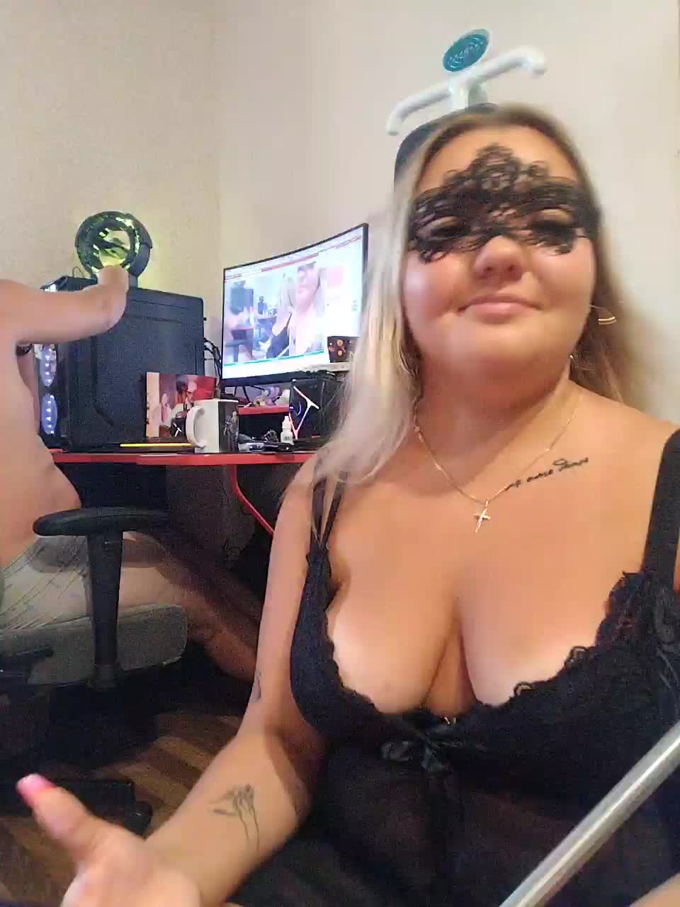 -B-a-D-G-1-r-L Adult Chat August 22, 2025