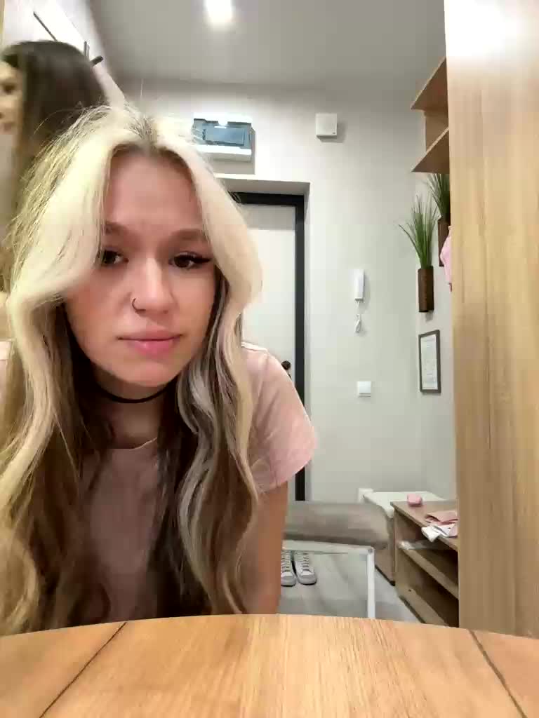 askorbinkiii Adult Chat August 22, 2025