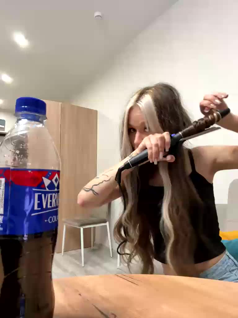 askorbinkiii Adult Chat August 22, 2025