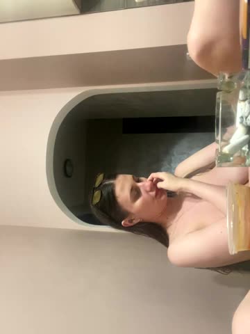 Flossy_Vettie Adult Chat August 22, 2025