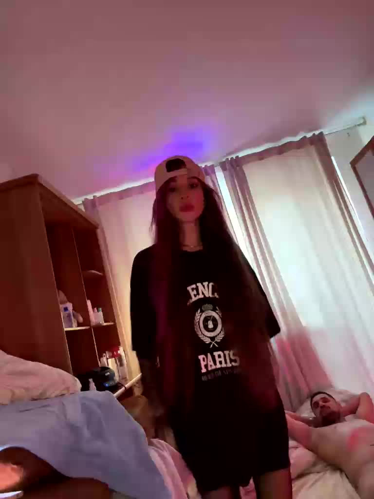 VIP17CoupleDream Adult Chat August 22, 2025