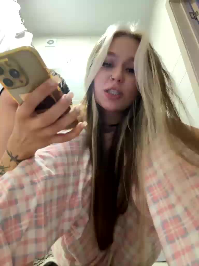 askorbinkiii Adult Chat August 22, 2025