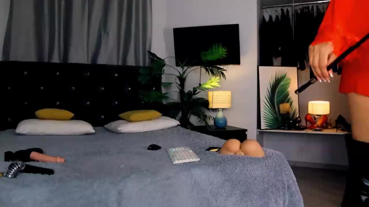 InvitingTina Adult Chat August 22, 2025