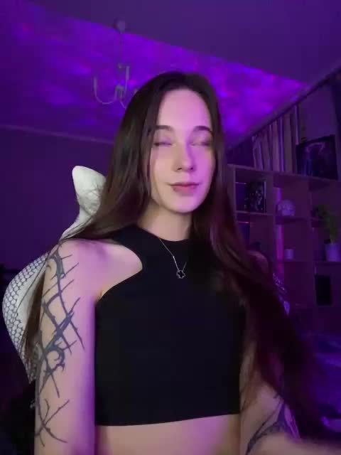 -LittleFairy- Adult Chat August 22, 2025